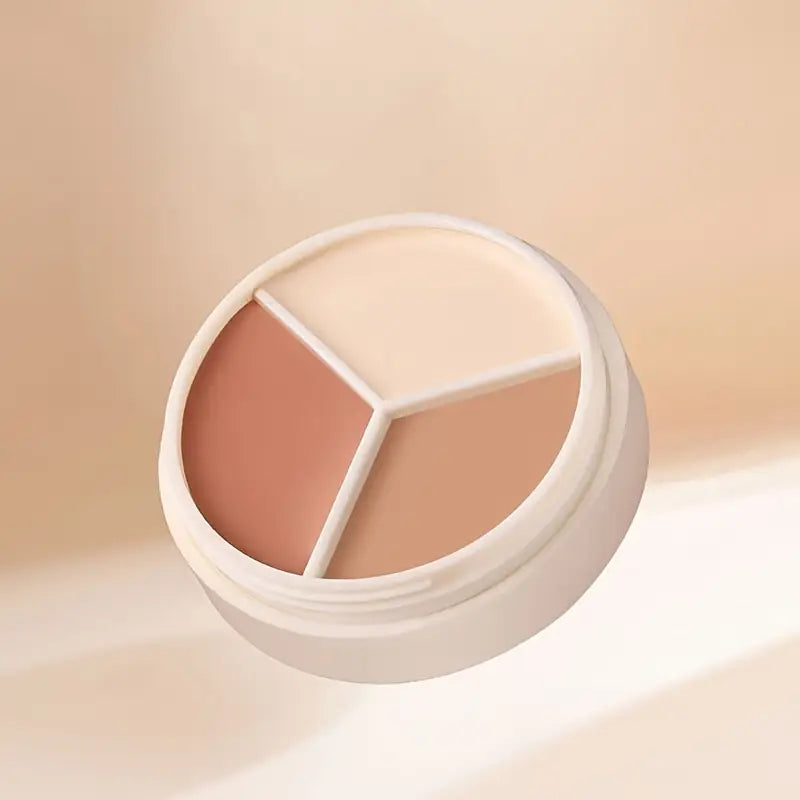 🎨 3-Shade Concealer Palette – Full Coverage & Natural Finish