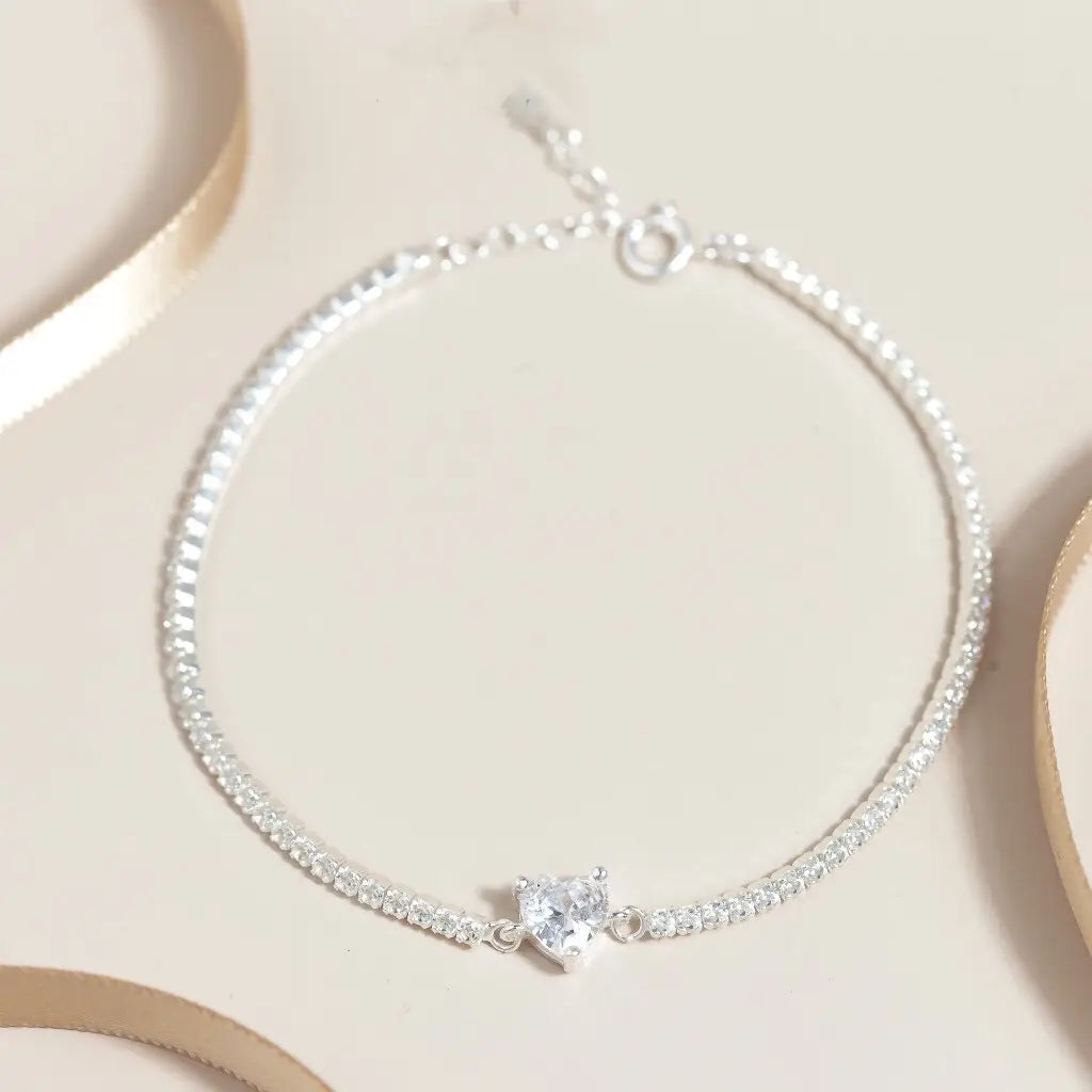 Delicate Heart Bracelet