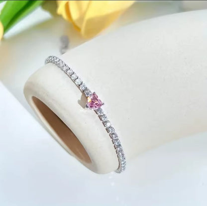💖 Elegant Pink Heart Zirconia Bracelet – A Symbol of Love & Grace ✨